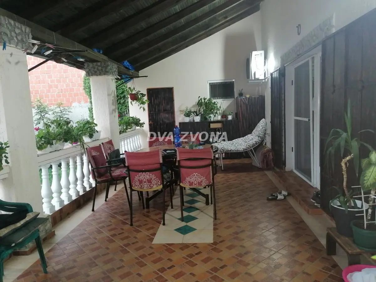 Novi Sad Sremska Kamenica kuće 334750 evra 