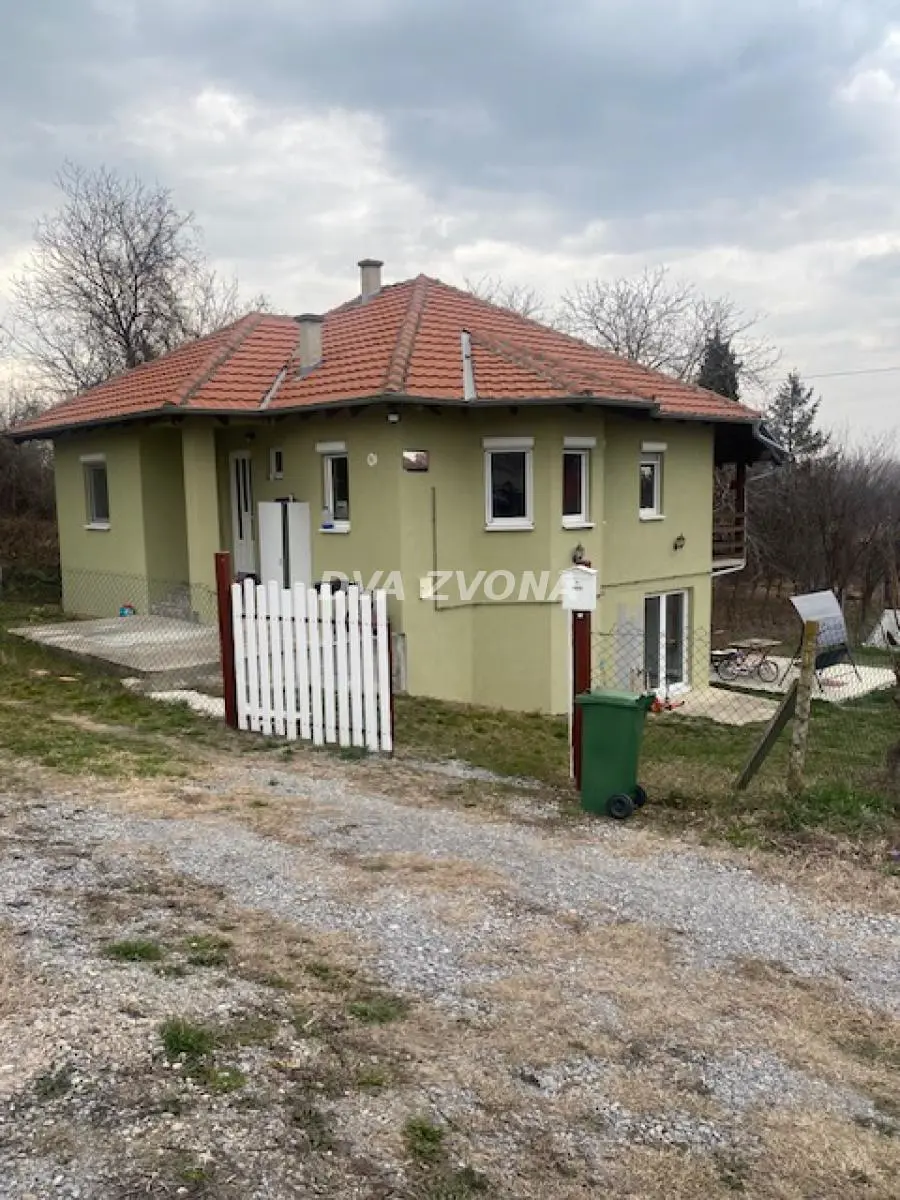 kuće Širi centar - 165000 evra 