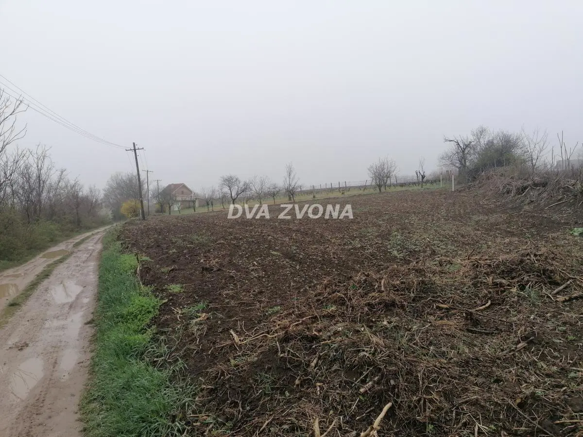Inđija Okolina plac 26680 evra 