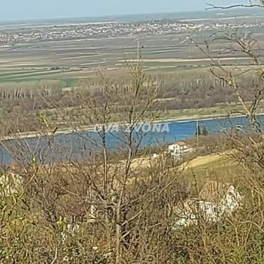 Inđija Okolina plac 77250 evra 