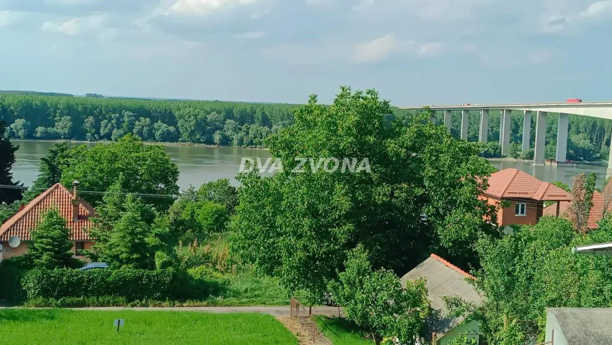  uknjizeni plac Okolina - 42000 evra 