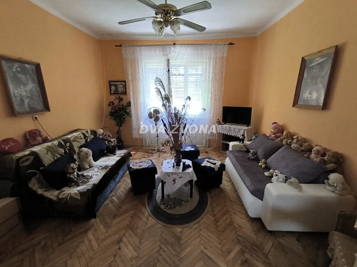  uknjizeni kuće Bačko gradište - 44500 evra 