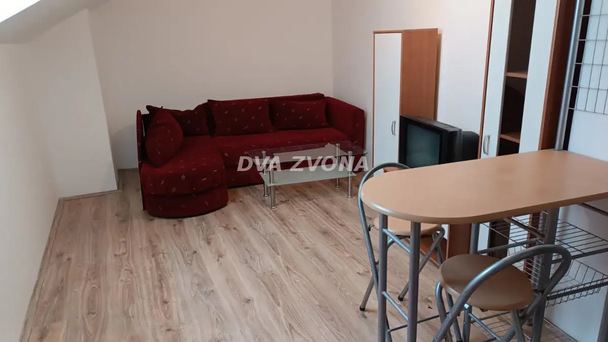  uknjizeni Dvoiposoban stanovi Sremska Kamenica - 80000 evra 