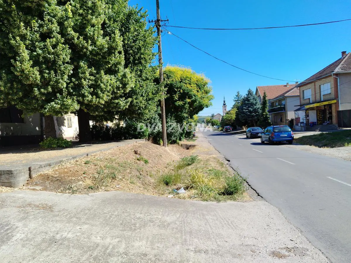 Inđija Okolina kuće 66950 evra 
