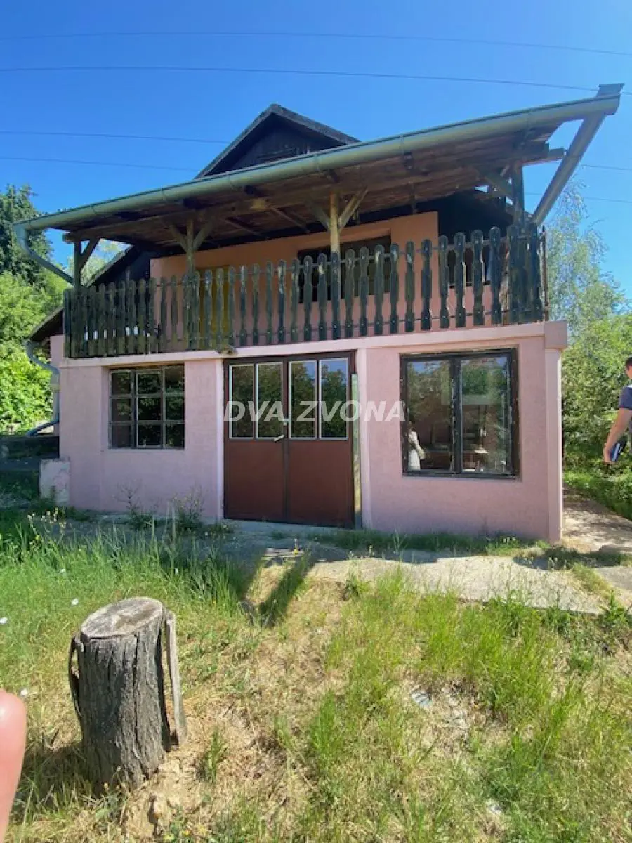  uknjizeni vikendica Okolina - 56650 evra 