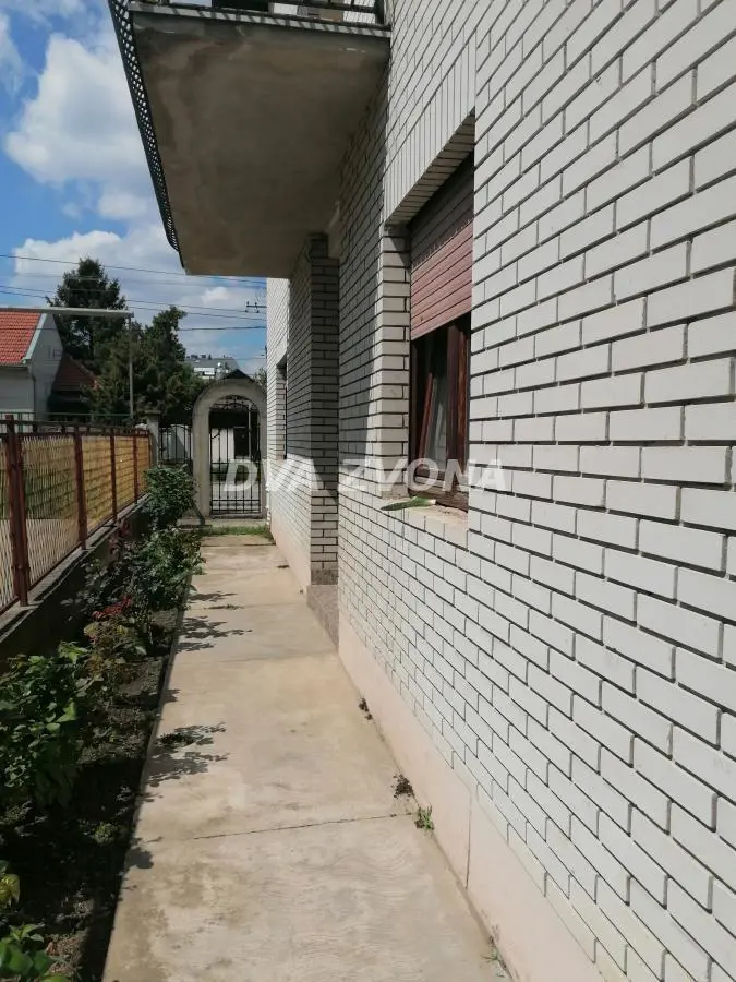 Novi Sad Telep  uknjizeni kuće 412000 evra 