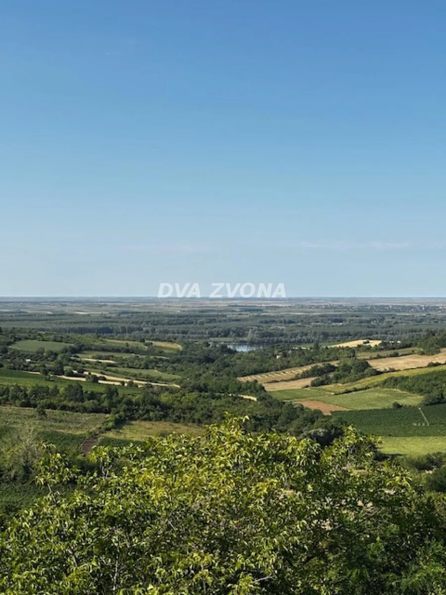 vikendica Inđija Čortanovci  uknjizeni 