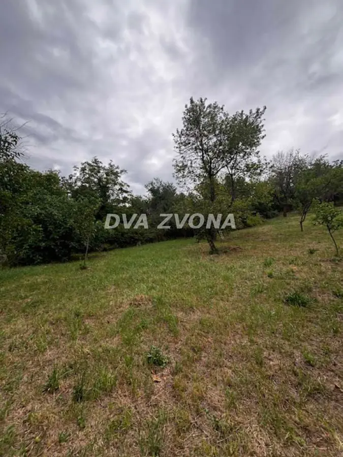  uknjizeni plac Okolina - 16500 evra 