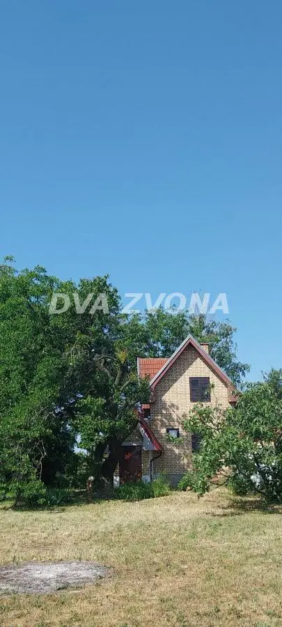  uknjizeni vikendica Okolina - 61800 evra 