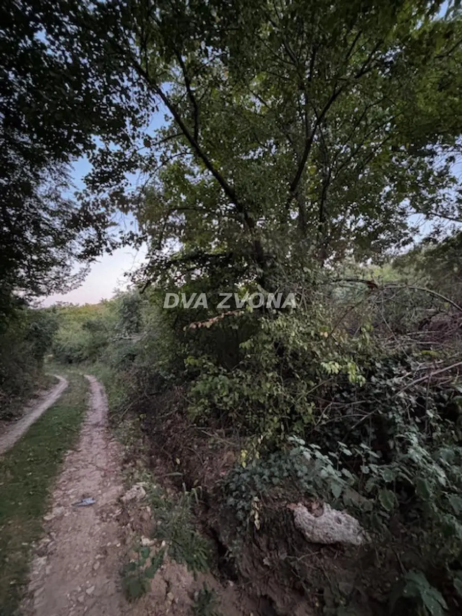 uknjizeni plac Okolina - 16500 evra