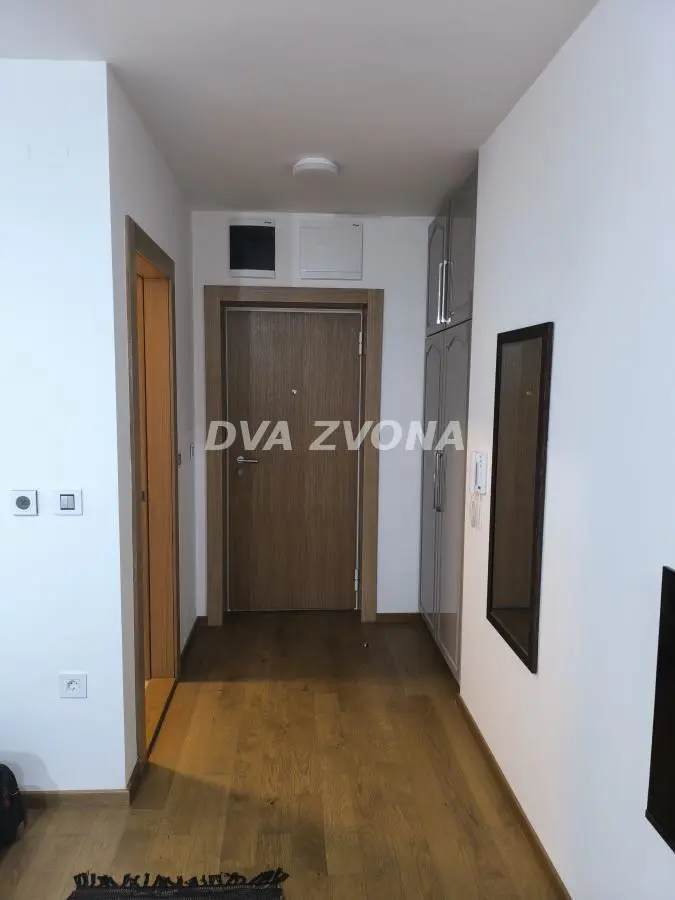 Novi Sad Adamovićevo Naselje  uknjizeni Garsonjera stanovi 106430 evra 