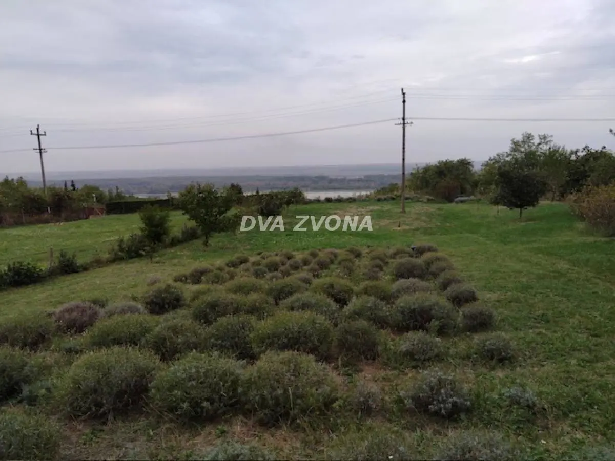 Inđija Okolina  uknjizeni vikendica 117420 evra