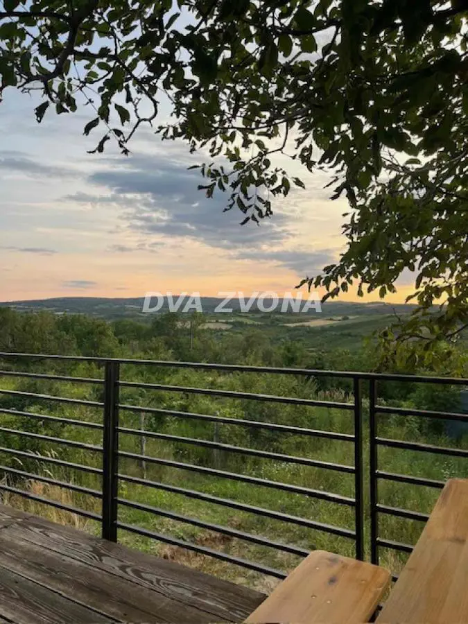  uknjizeni vikendica Okolina - 123600 evra 