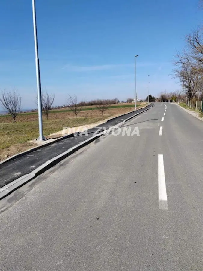  uknjizeni plac Okolina - 95790 evra 