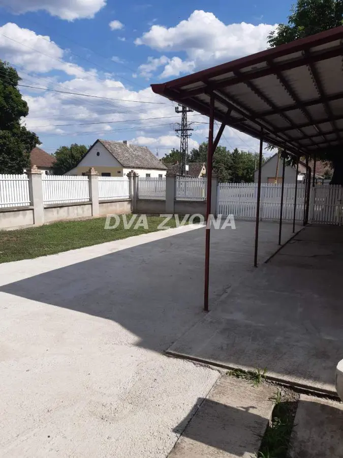 Bečej Bačko gradište kuće 92700 evra 