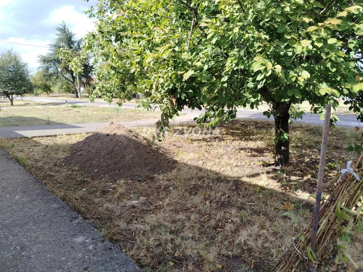 Inđija Okolina  uknjizeni kuće 47500 evra 