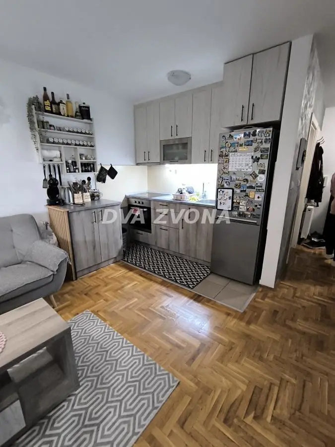 stanovi Novi Sad  uknjizeni Četvorosoban 