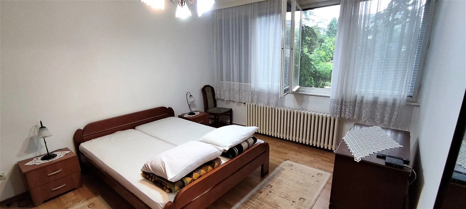 Jednosoban stanovi Novi Beograd Hotel Yu i Stari merkator 400 evra 