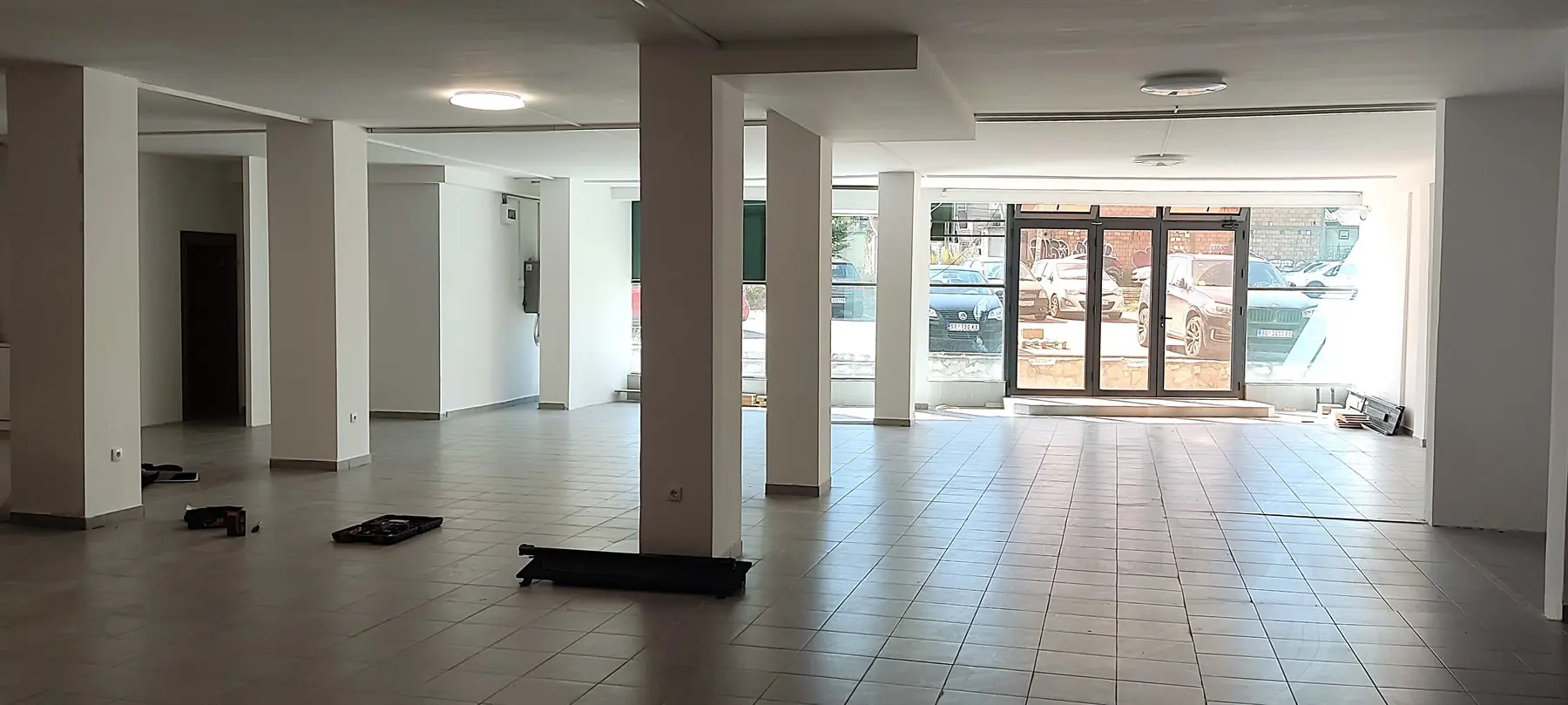 poslovni prostor Zvezdara Mirijevo I II III IV 8000 evra 