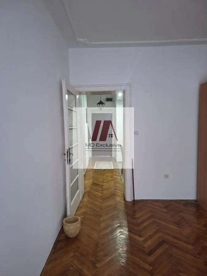  uknjizeni Dvosoban stanovi Vračar - 680 evra 