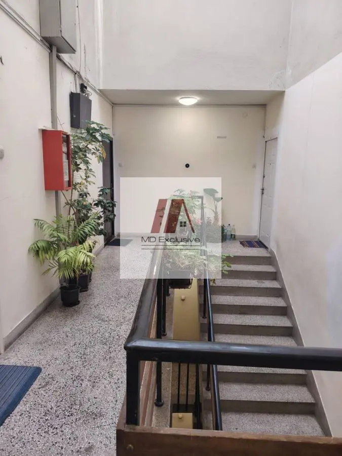 Petosoban stanovi Palilula Karaburma 278000 evra 