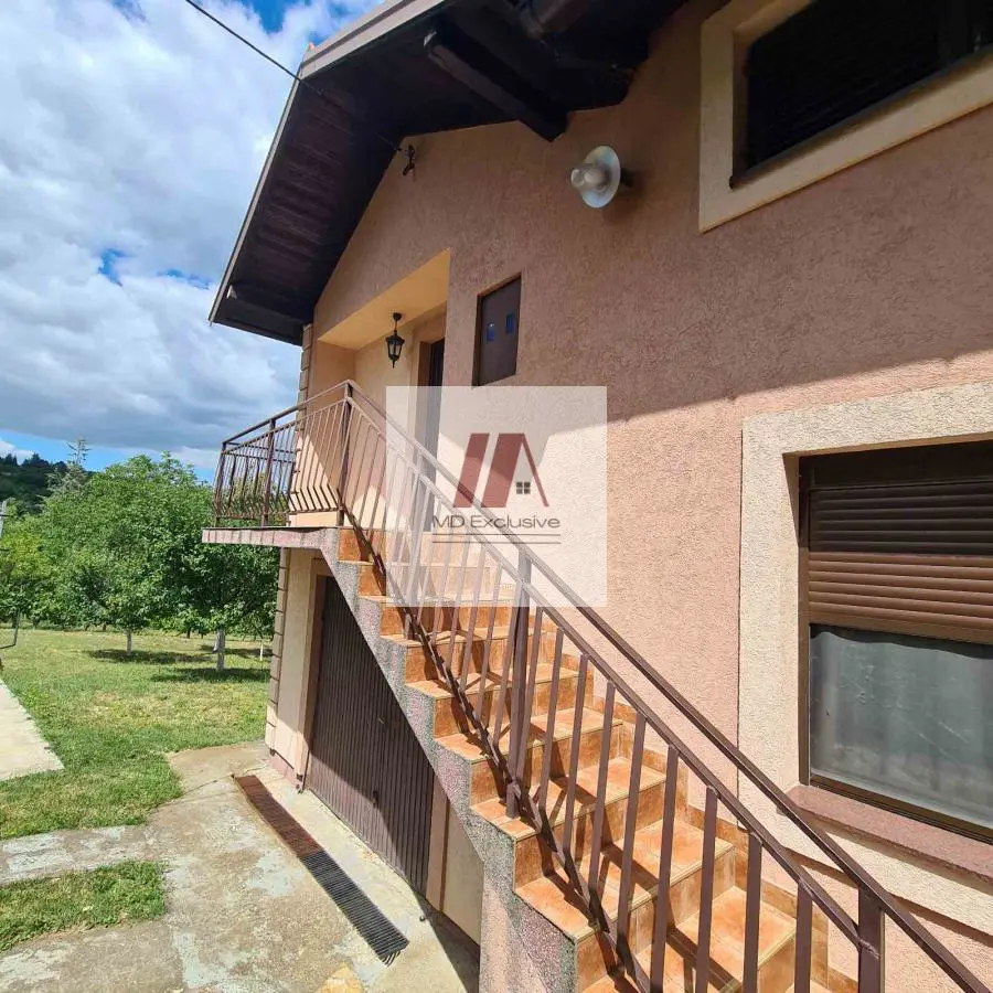 Beograd Sopot  uknjizeni kuće 195000 evra 