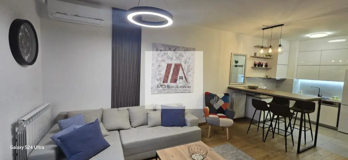 Dvosoban stanovi Novi Beograd Sava centar (Blok 19 do 23) 1000 evra 