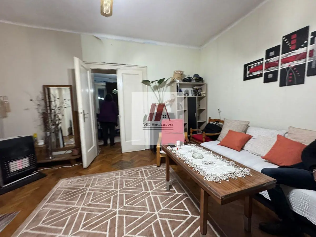 Beograd Zemun Petosoban stanovi 220000 evra 