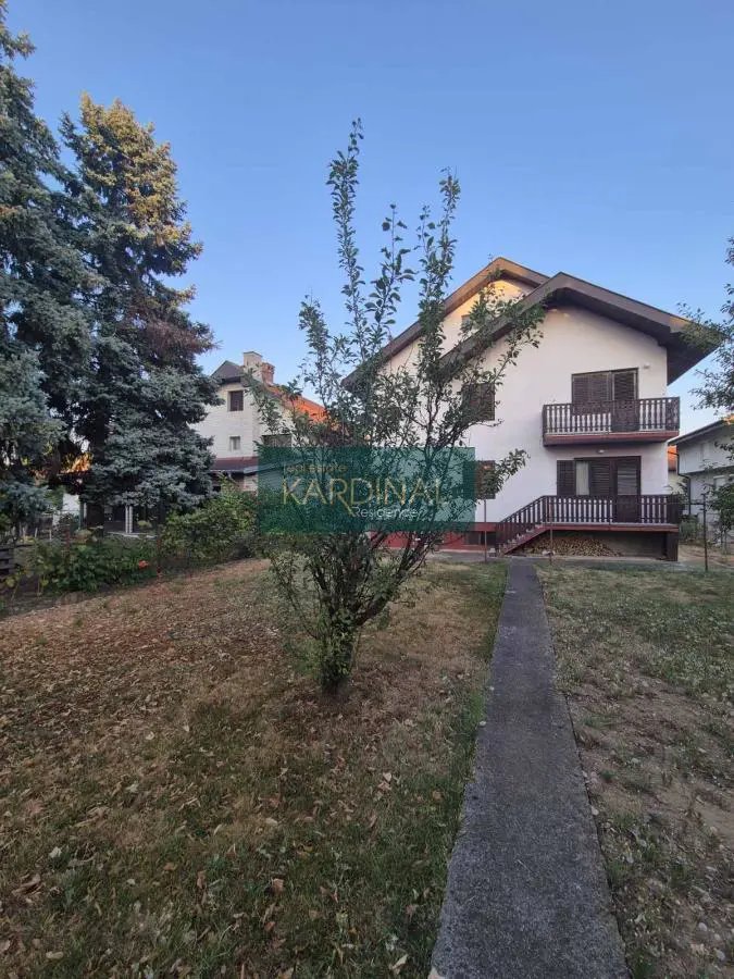  uknjizeni kuće Budžino brdo - 118000 evra 
