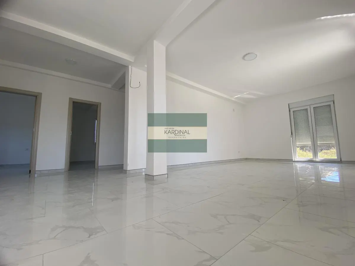  uknjizeni  novogradnja kuće Crvene livade - 119000 evra 