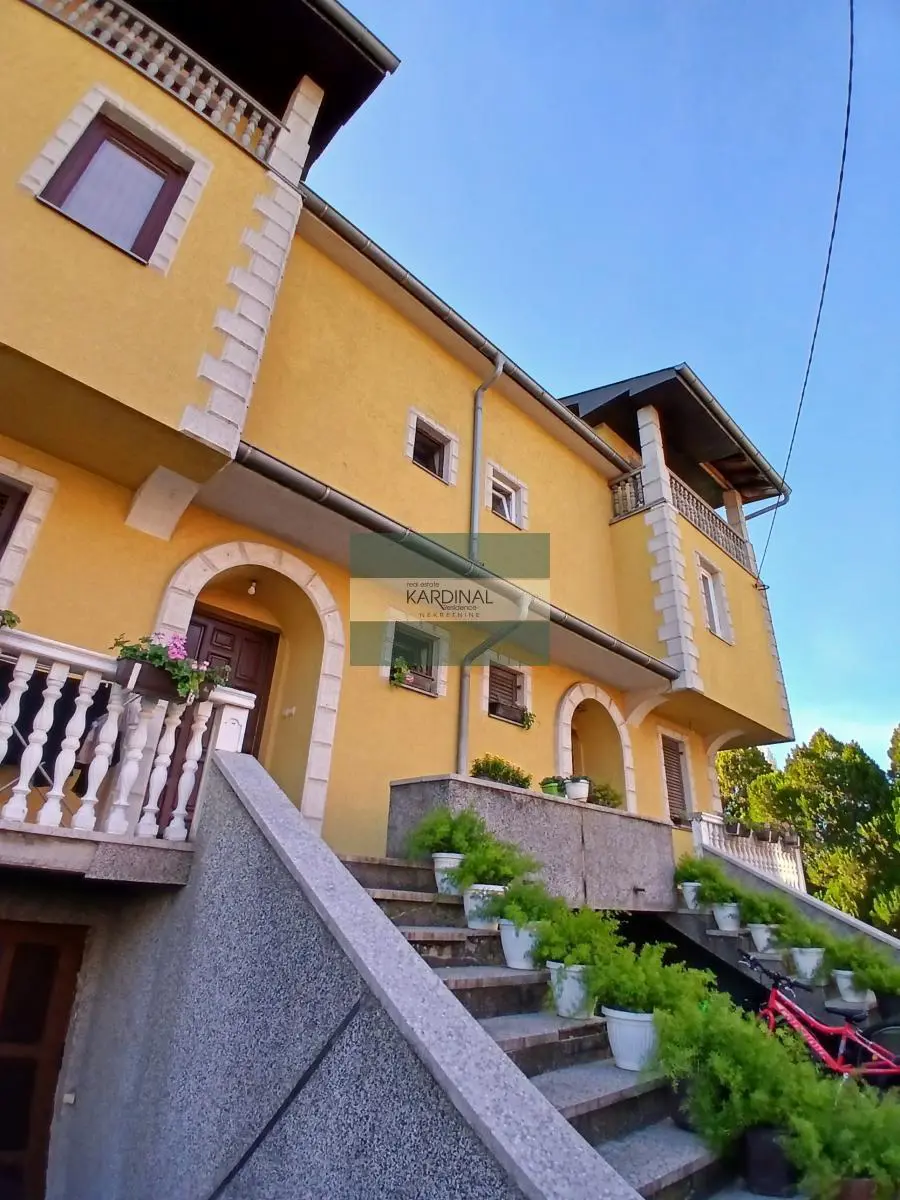  uknjizeni kuće Širi centar - 425000 evra 