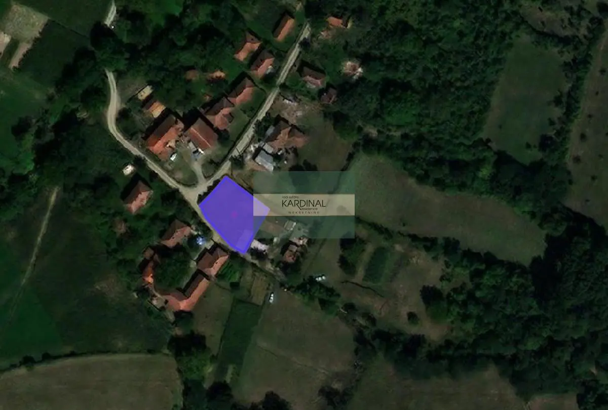  uknjizeni plac Okolina - 4000 evra 