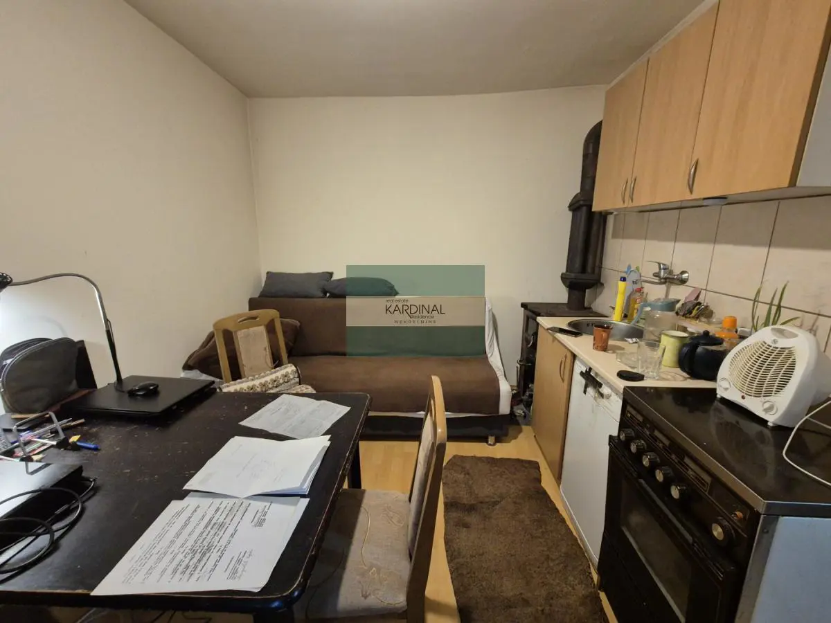  uknjizeni kuće Širi centar - 75000 evra 