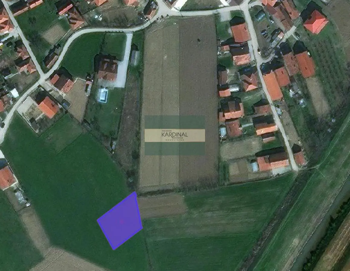  uknjizeni plac Okolina - 10500 evra 