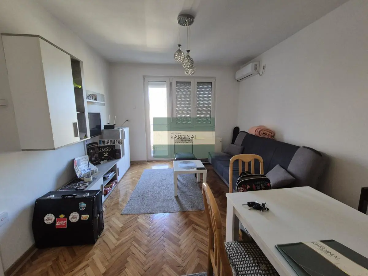  uknjizeni Jednoiposoban stanovi Centar - 52000 evra 