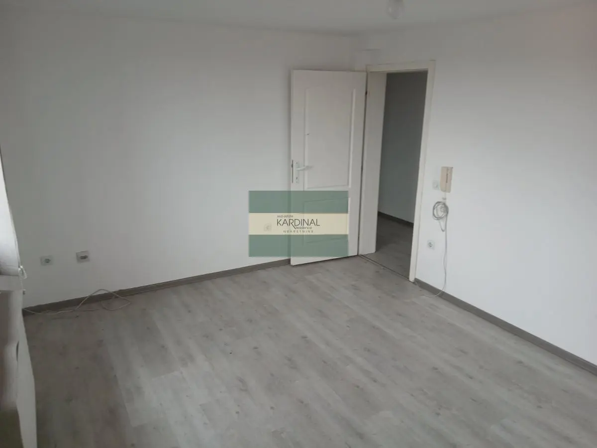  uknjizeni Dvosoban stanovi Širi centar - 59000 evra 