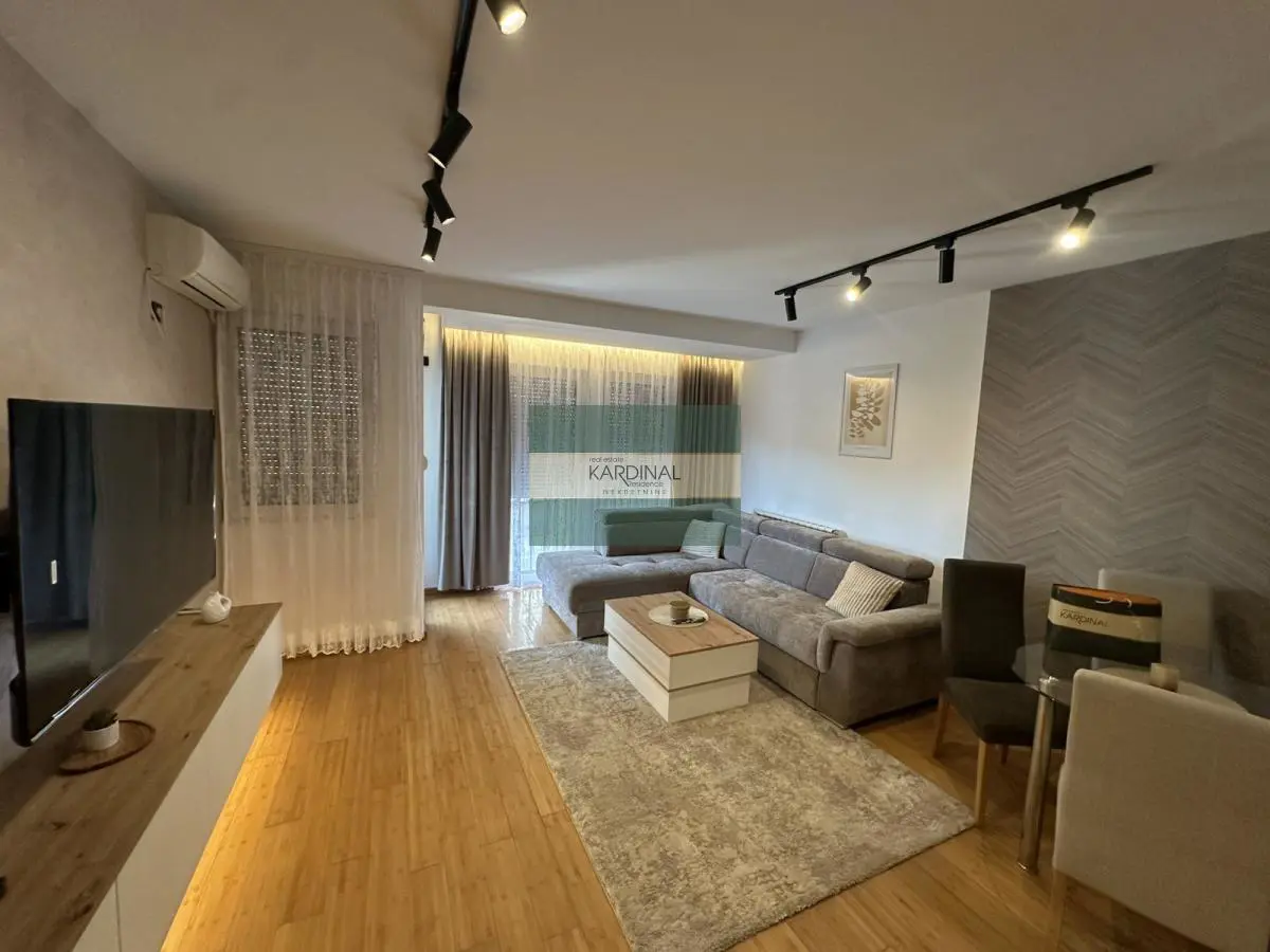 Dvosoban stanovi Centar - 600 evra 