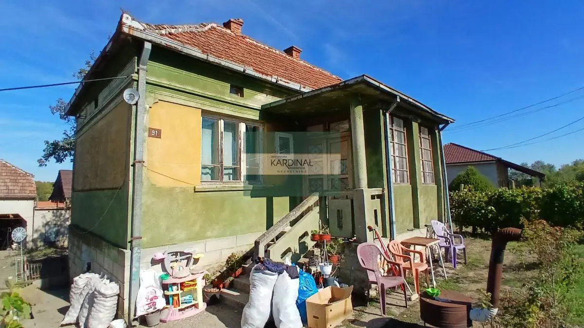 Jagodina Okolina kuće 25000 evra 