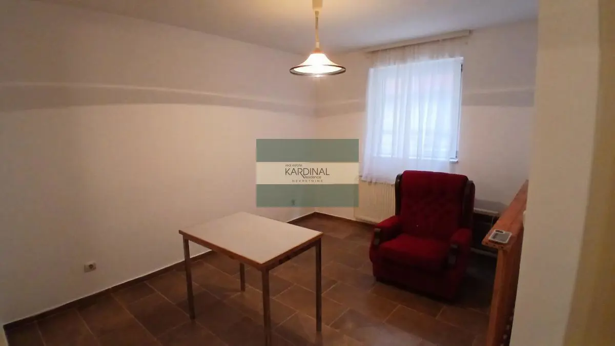 Jednosoban stanovi Širi centar - 130 evra 