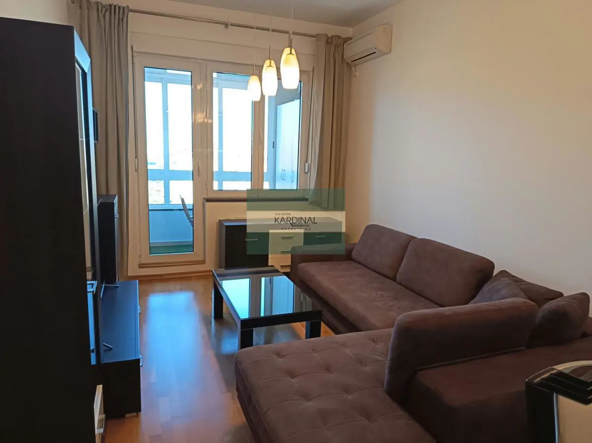  novogradnja Trosoban stanovi Centar - 239000 evra 