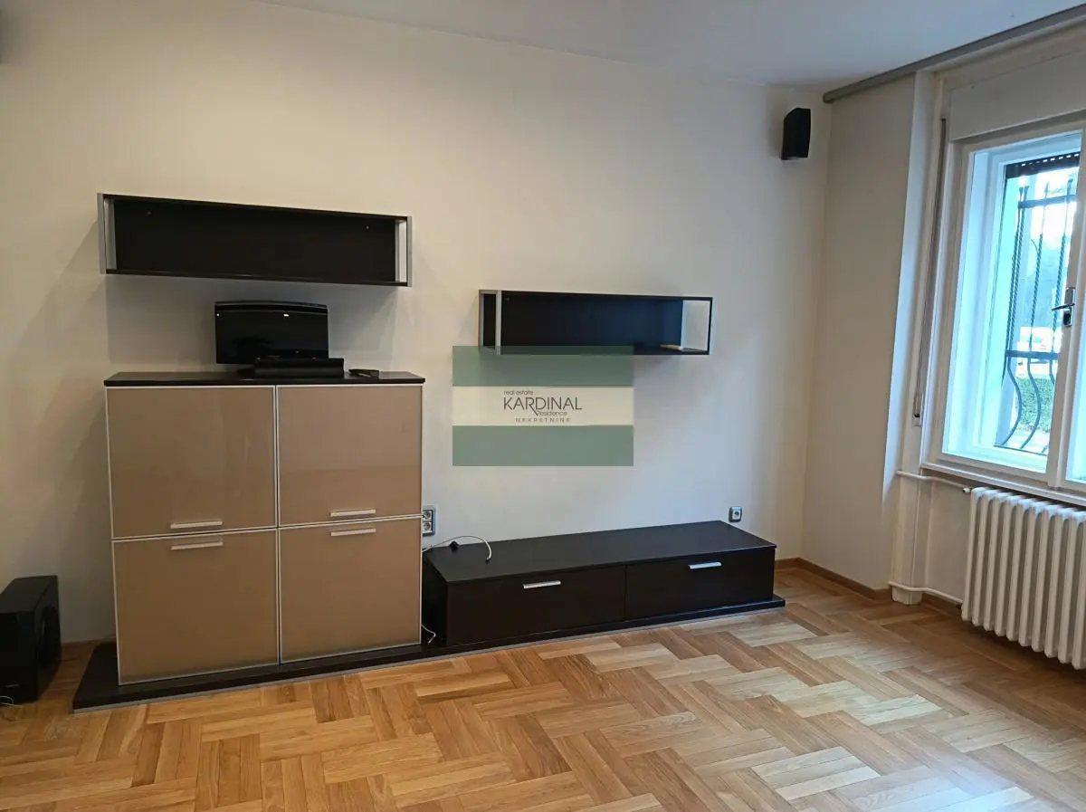 Trosoban stanovi Stari Grad - 275000 evra 