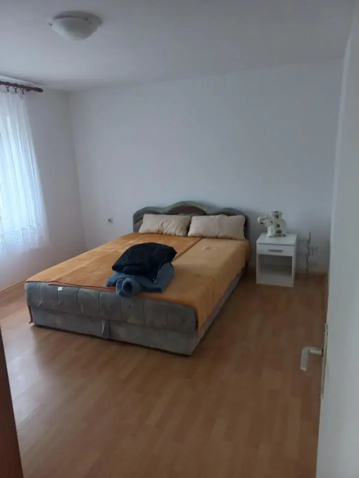 Beograd okolina Barajevo  uknjizeni kuće 60000 evra 