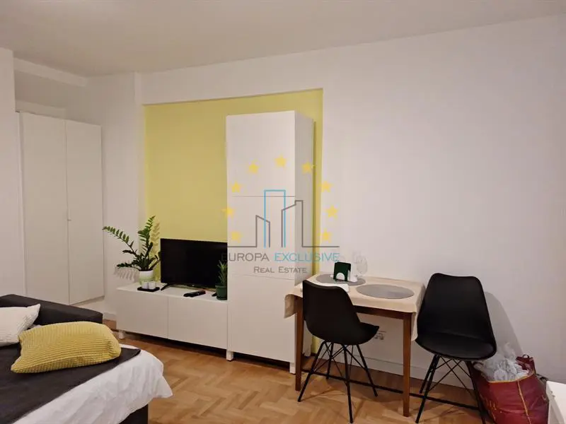 Garsonjera stanovi Novi Beograd Sava centar (Blok 19 do 23) 400 evra 