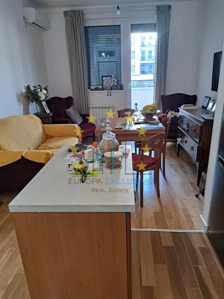  uknjizeni  novogradnja Trosoban stanovi Zvezdara Učiteljsko naselje 205000 evra 