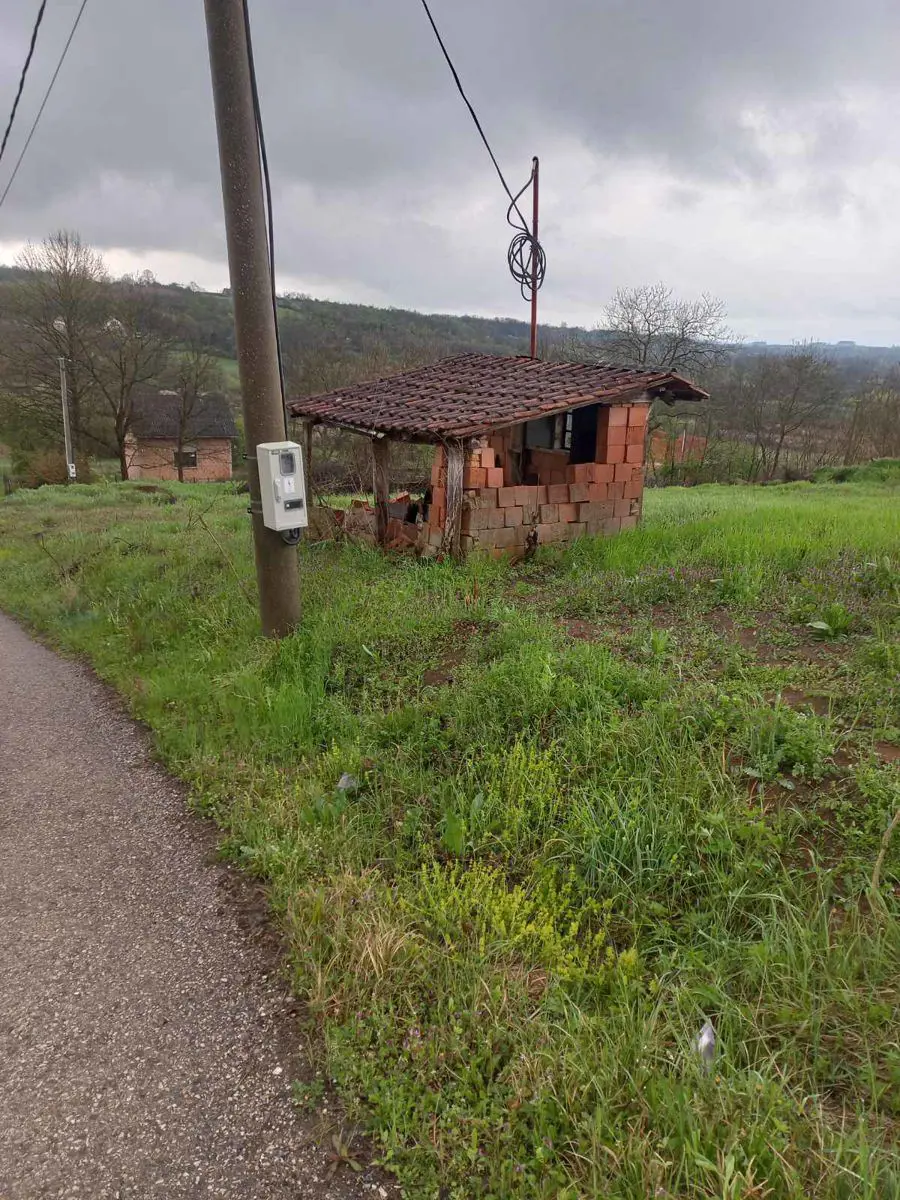 Beograd Barajevo  uknjizeni plac 35000 evra 