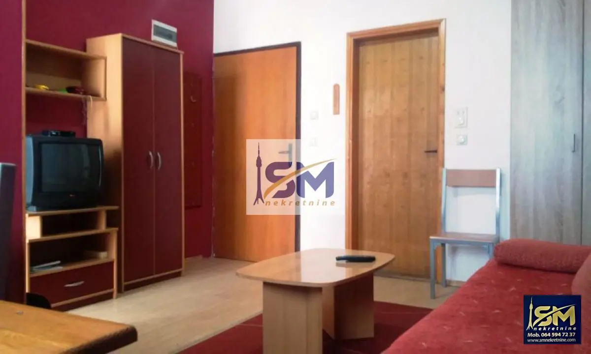 Jednosoban stanovi Palilula Karaburma 43000 evra 