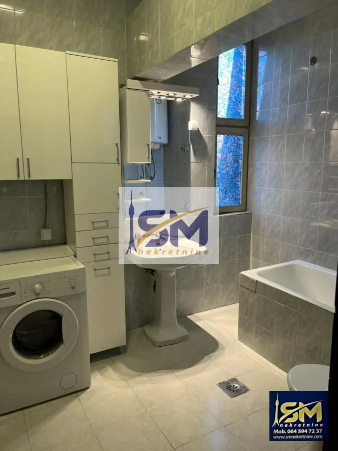 Petosoban stanovi Savski venac Dedinje 1400 evra 