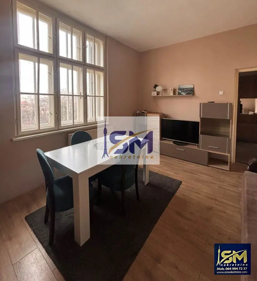  uknjizeni Jednosoban stanovi Vračar Crveni krst 500 evra 