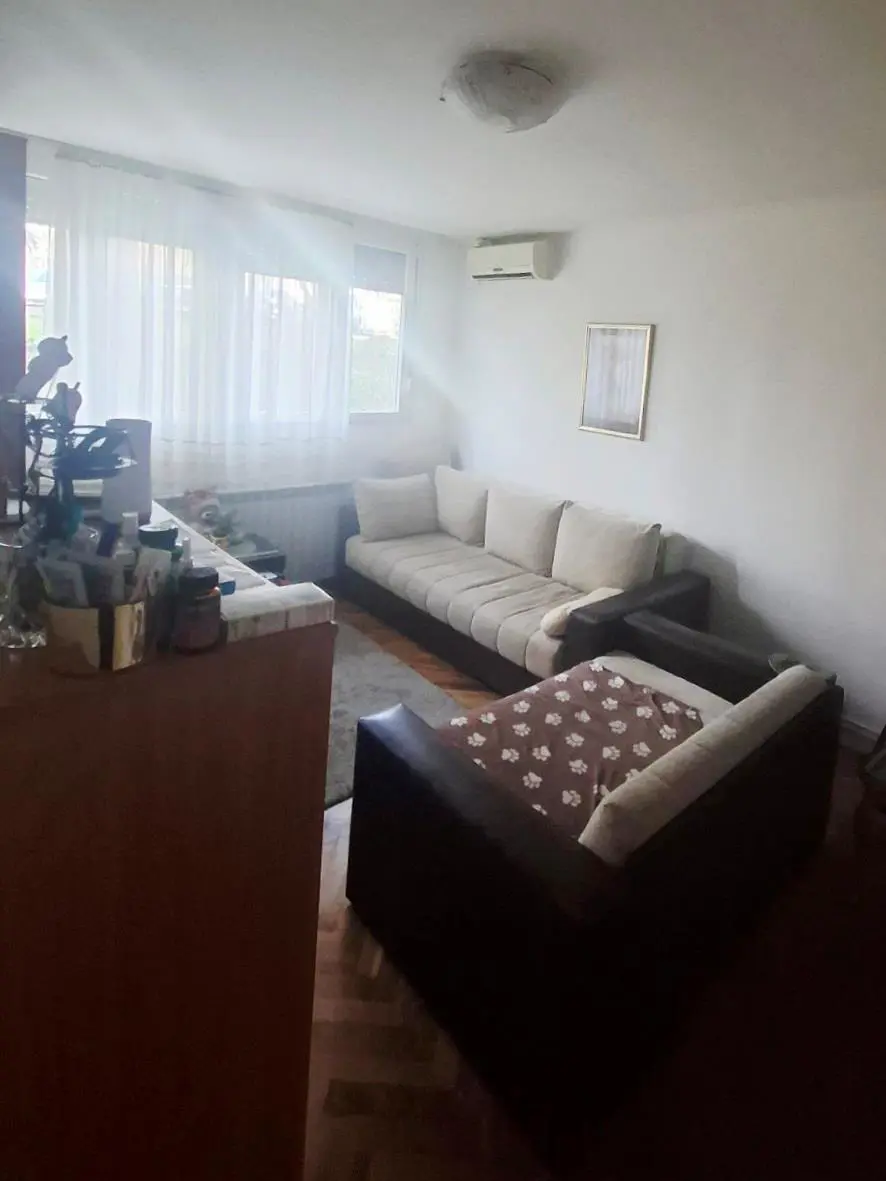  uknjizeni Jednoiposoban stanovi Voždovac Braće Jerković I II 125000 evra 