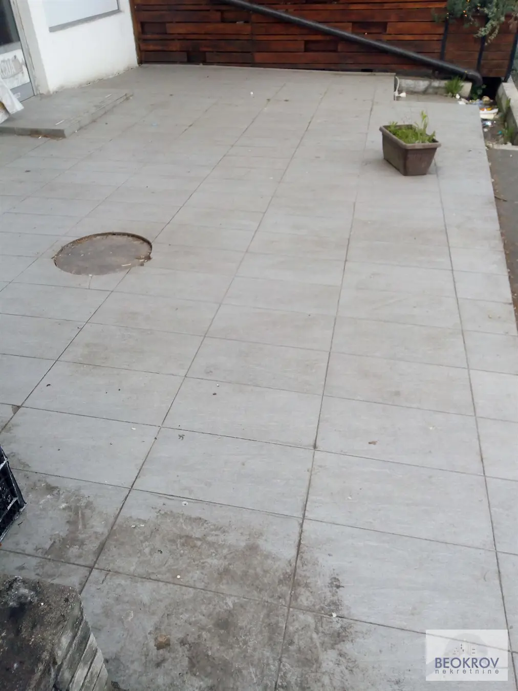 plac Savski venac Topčider 800 evra 